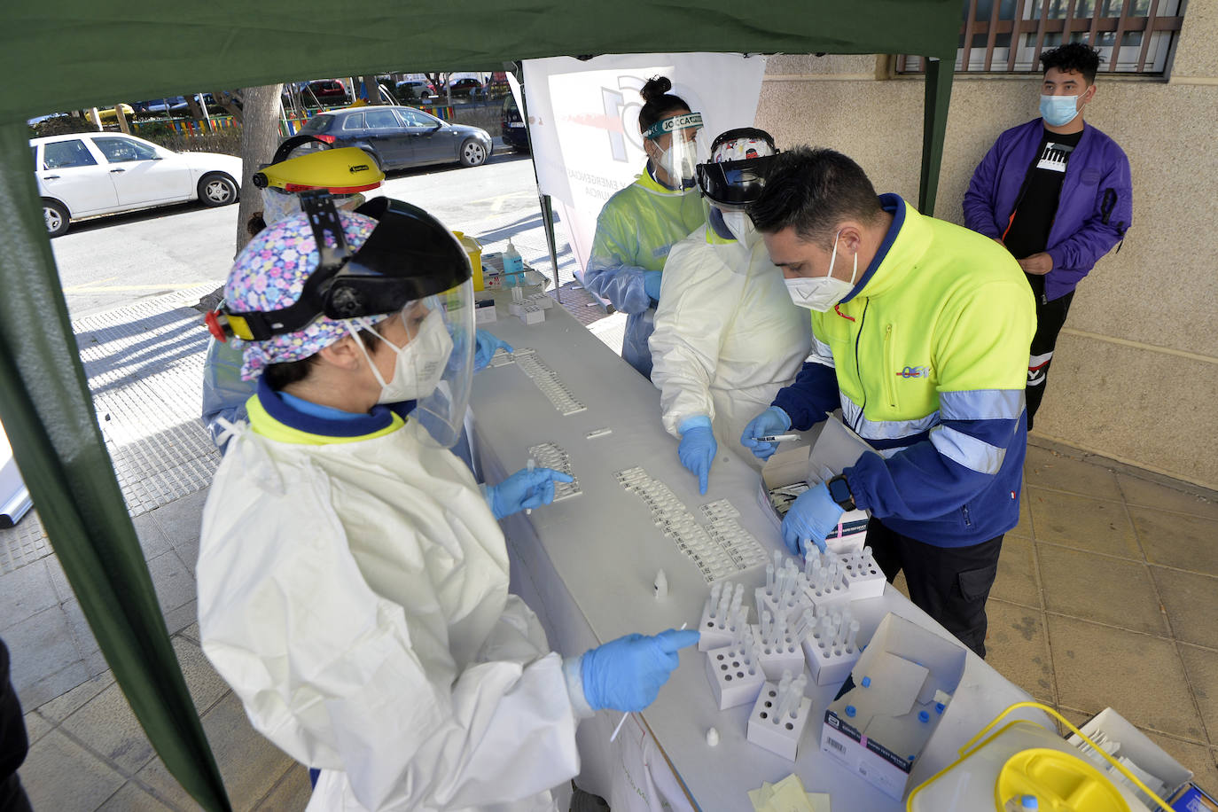 Fotos: Cribado en el servicio de Urgencia de Atención Primaria de San Andrés (Murcia)