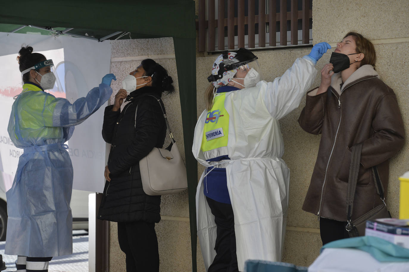 Fotos: Cribado en el servicio de Urgencia de Atención Primaria de San Andrés (Murcia)