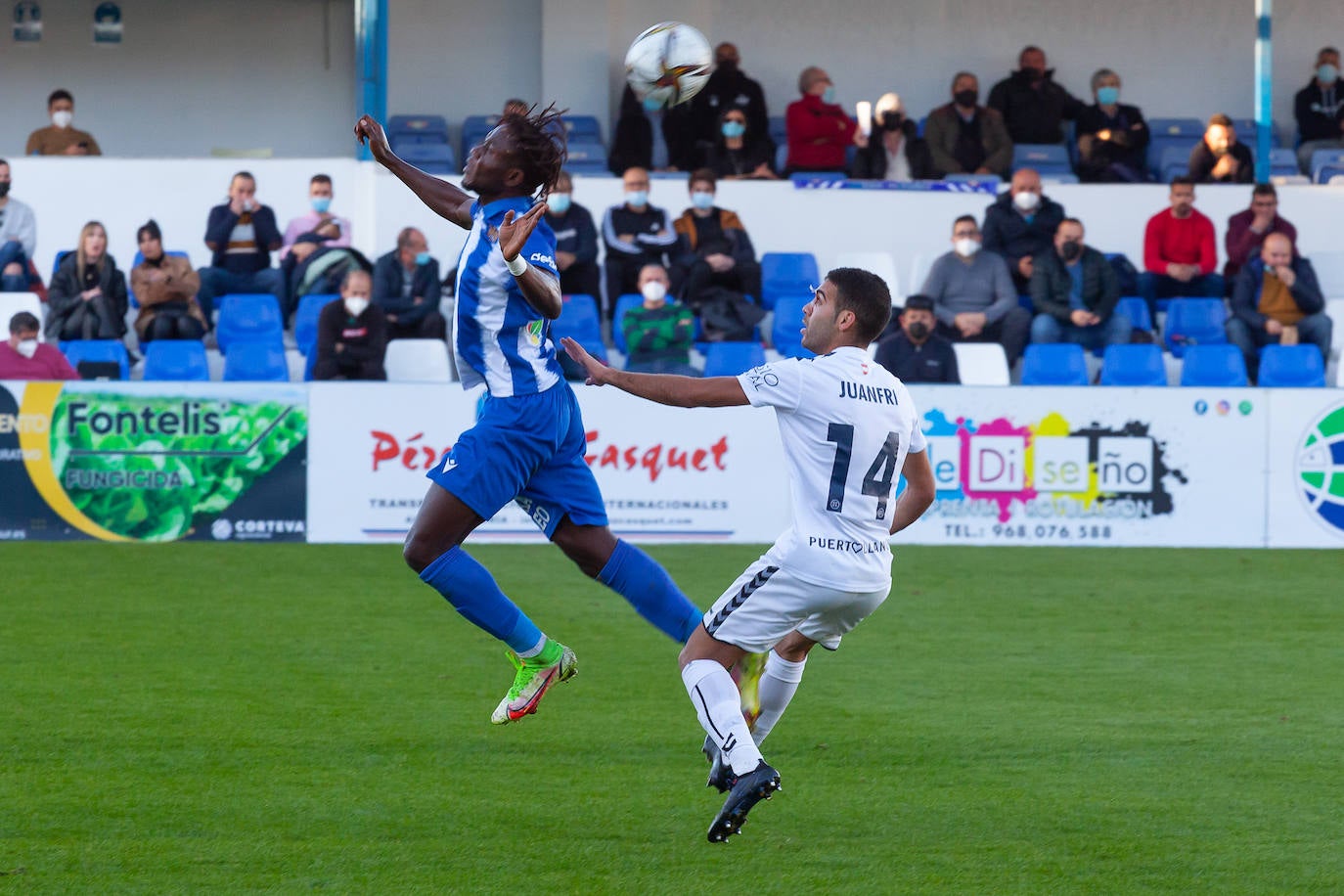 Fotos: Campillo respira en un Águilas efectivo
