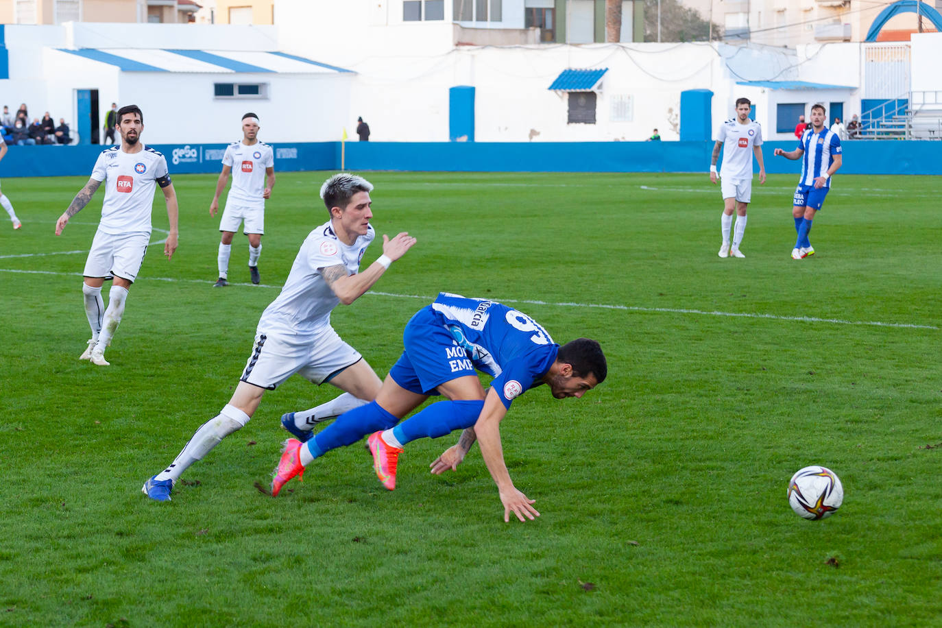 Fotos: Campillo respira en un Águilas efectivo