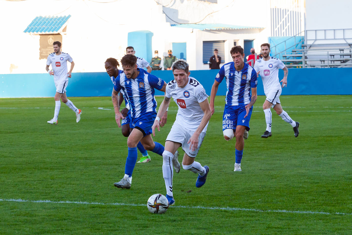 Fotos: Campillo respira en un Águilas efectivo