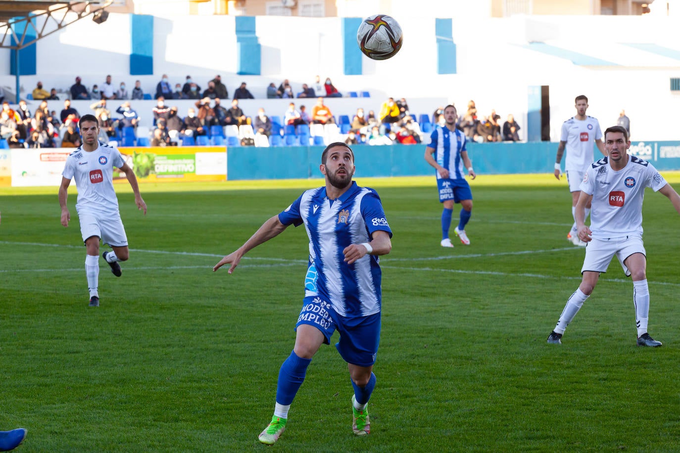 Fotos: Campillo respira en un Águilas efectivo