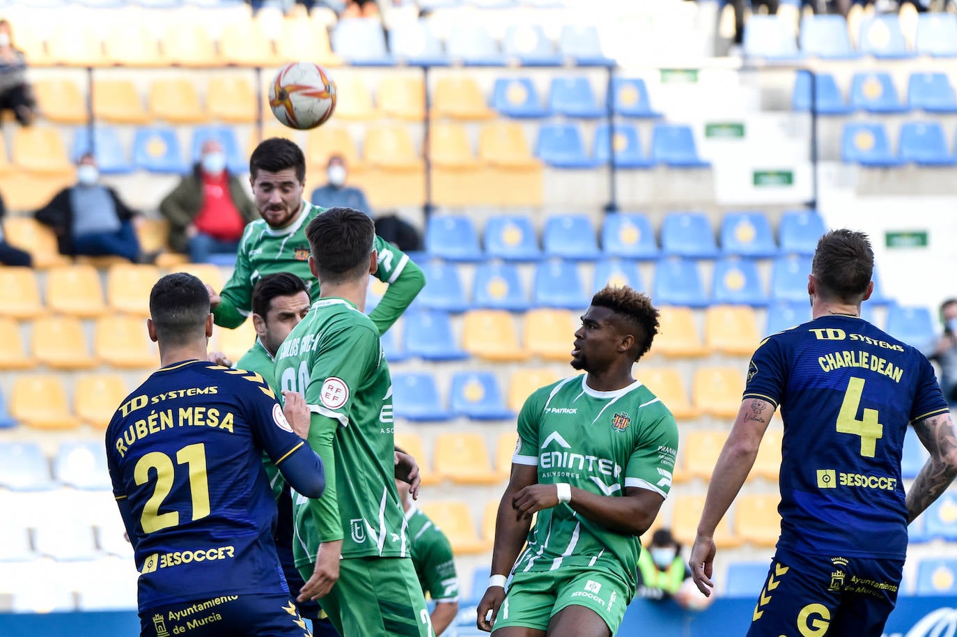 Fotos: La victoria del UCAM ante el Cornellá, en imágenes