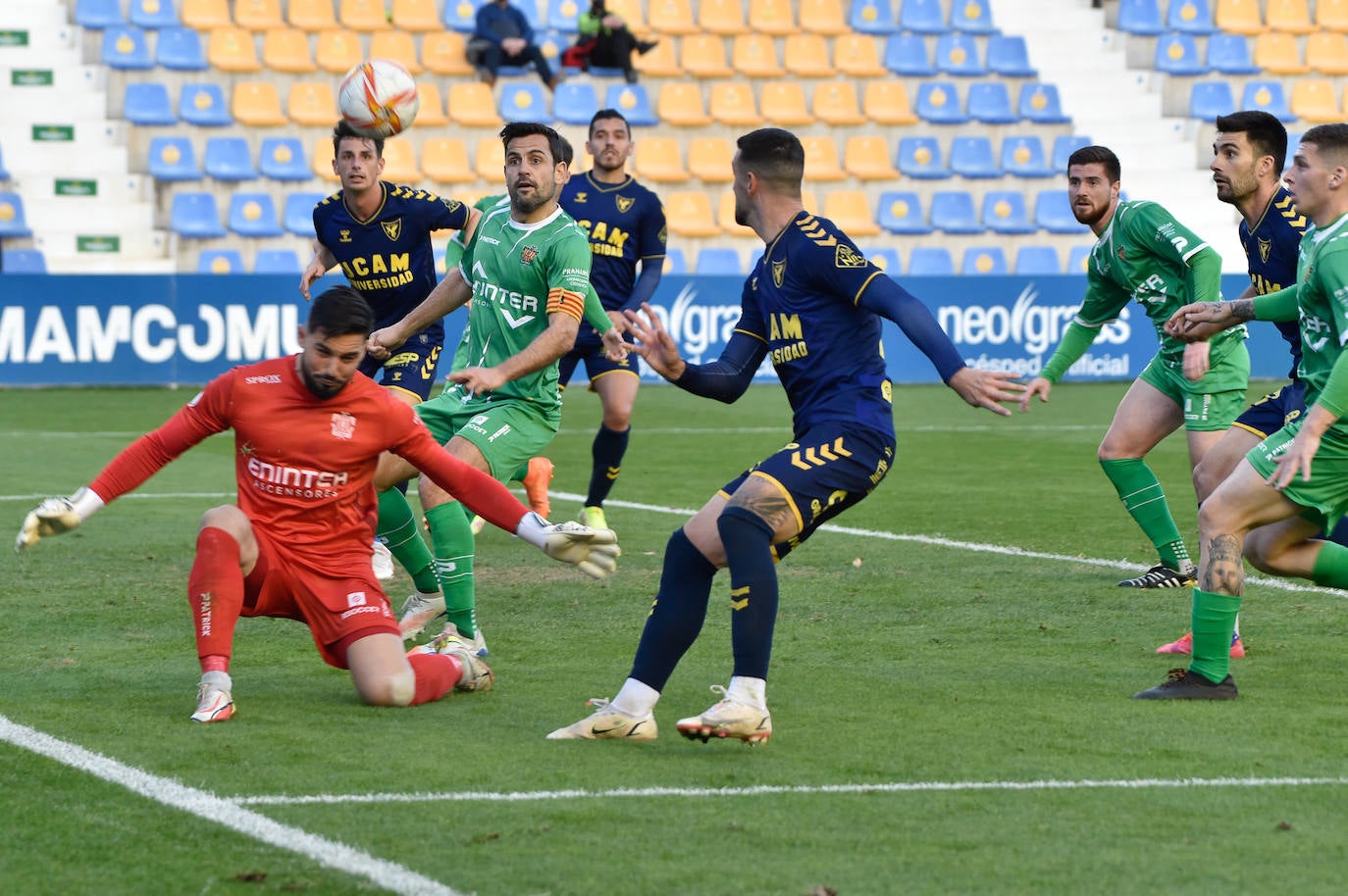 Fotos: La victoria del UCAM ante el Cornellá, en imágenes