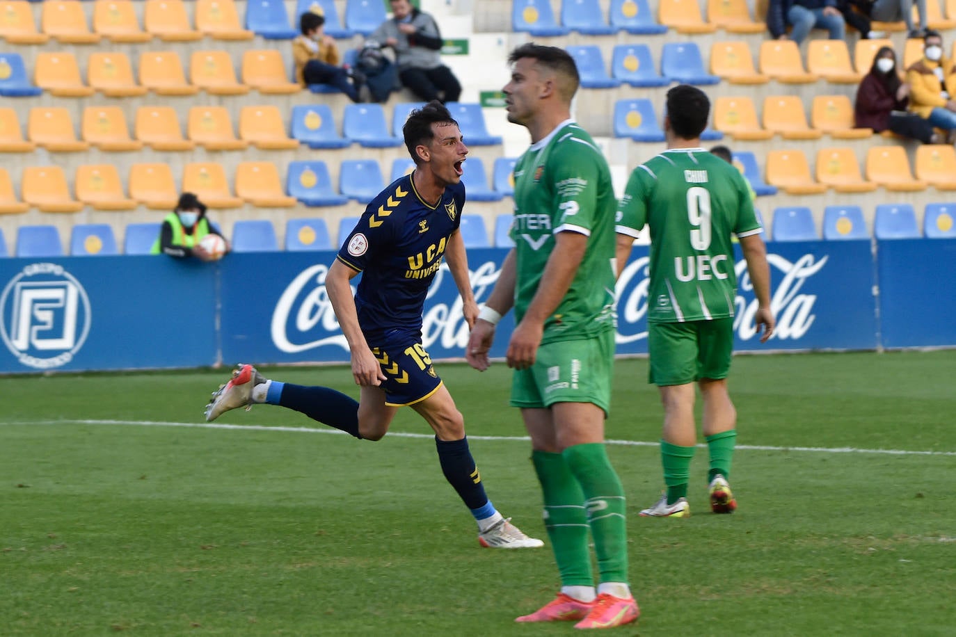 Fotos: La victoria del UCAM ante el Cornellá, en imágenes