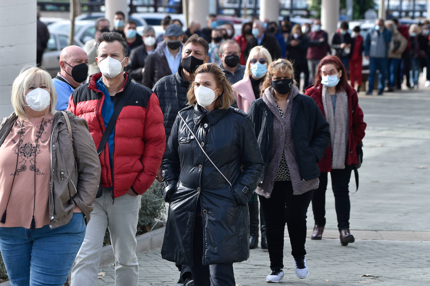 Fotos: Salud vacunó este domingo a más de 1.500 docentes en el Palacio de los Deportes de Murcia