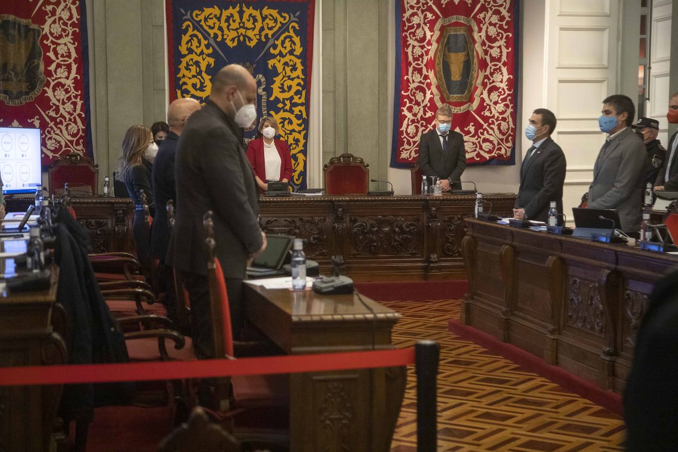 Fotos: El Pleno de Cartagena pide a la Comunidad que haga ya la vía de evacuación de Alumbres en caso de emergencia industrial