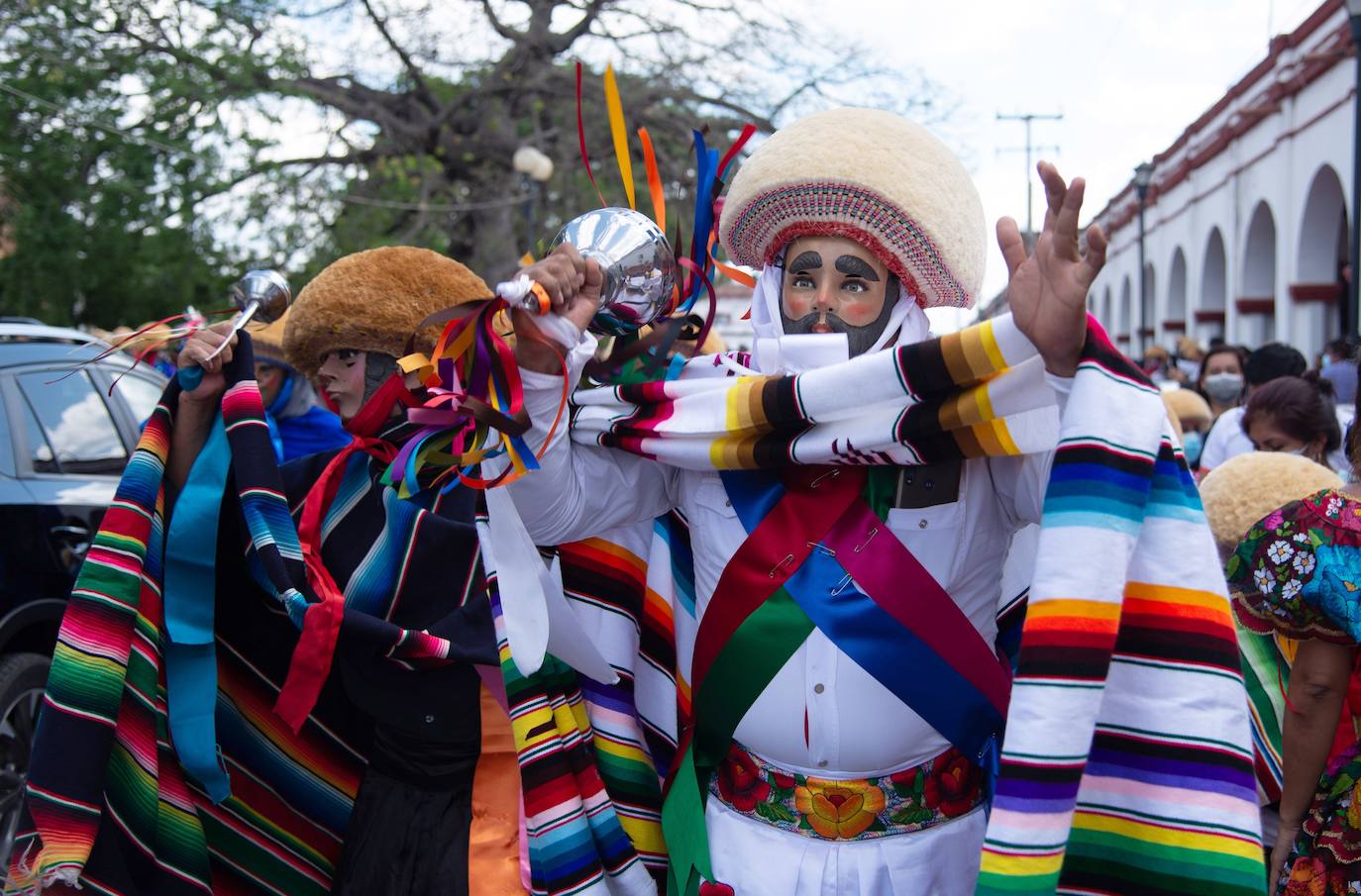 Fotos: Danzantes parachicos y mujeres chiapanecas
