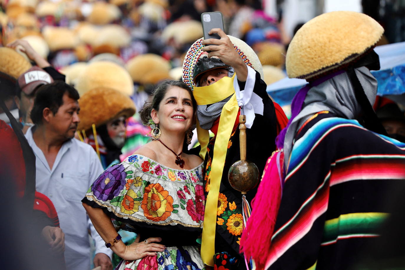 Fotos: Danzantes parachicos y mujeres chiapanecas