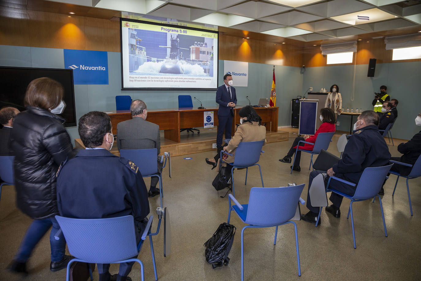 Fotos: Visita de la ministra de Defensa al astillero de Navantia en Cartagena