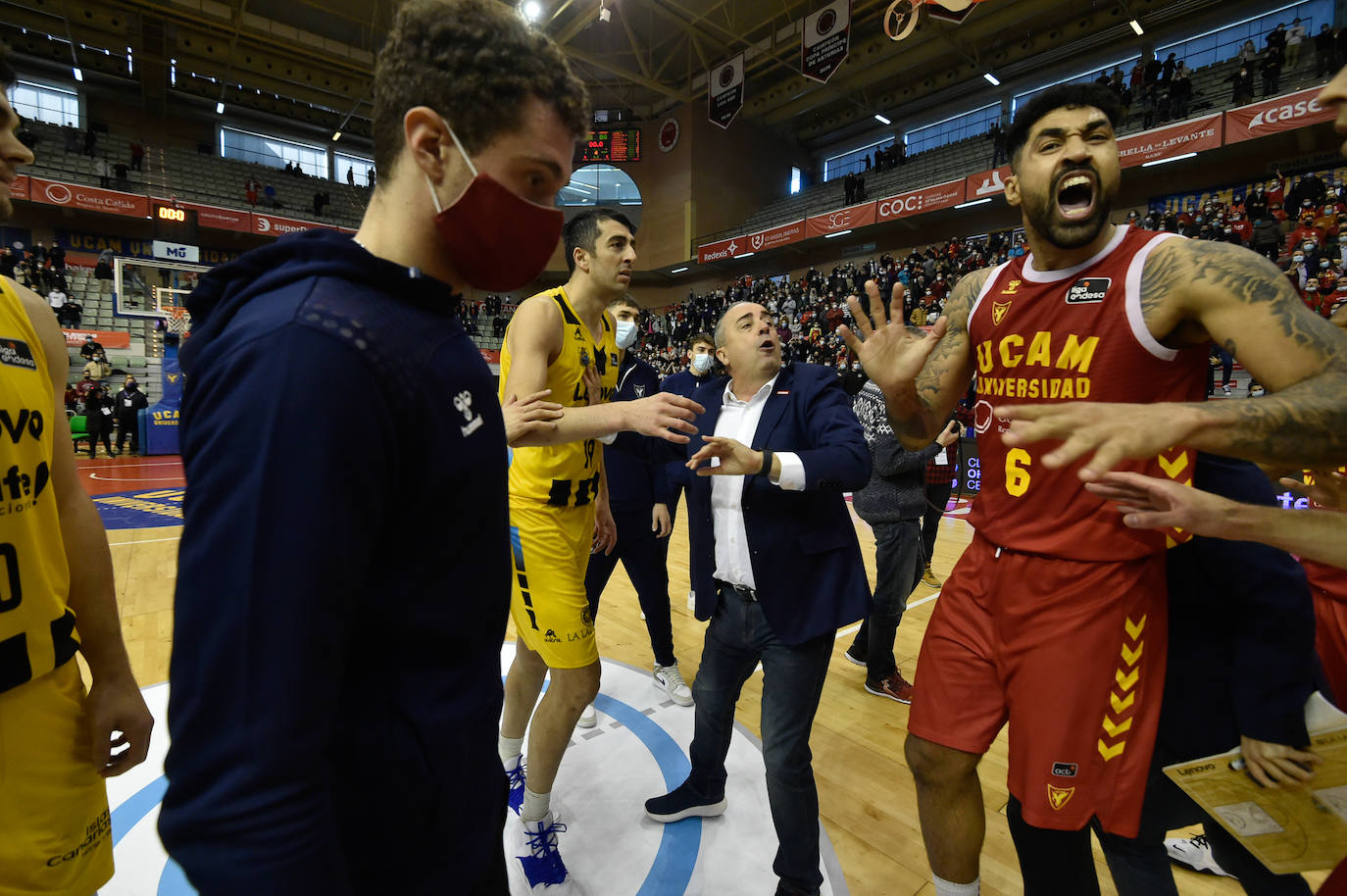 Fotos: El UCAM supera al Tenerife y se clasifica para la Copa del Rey