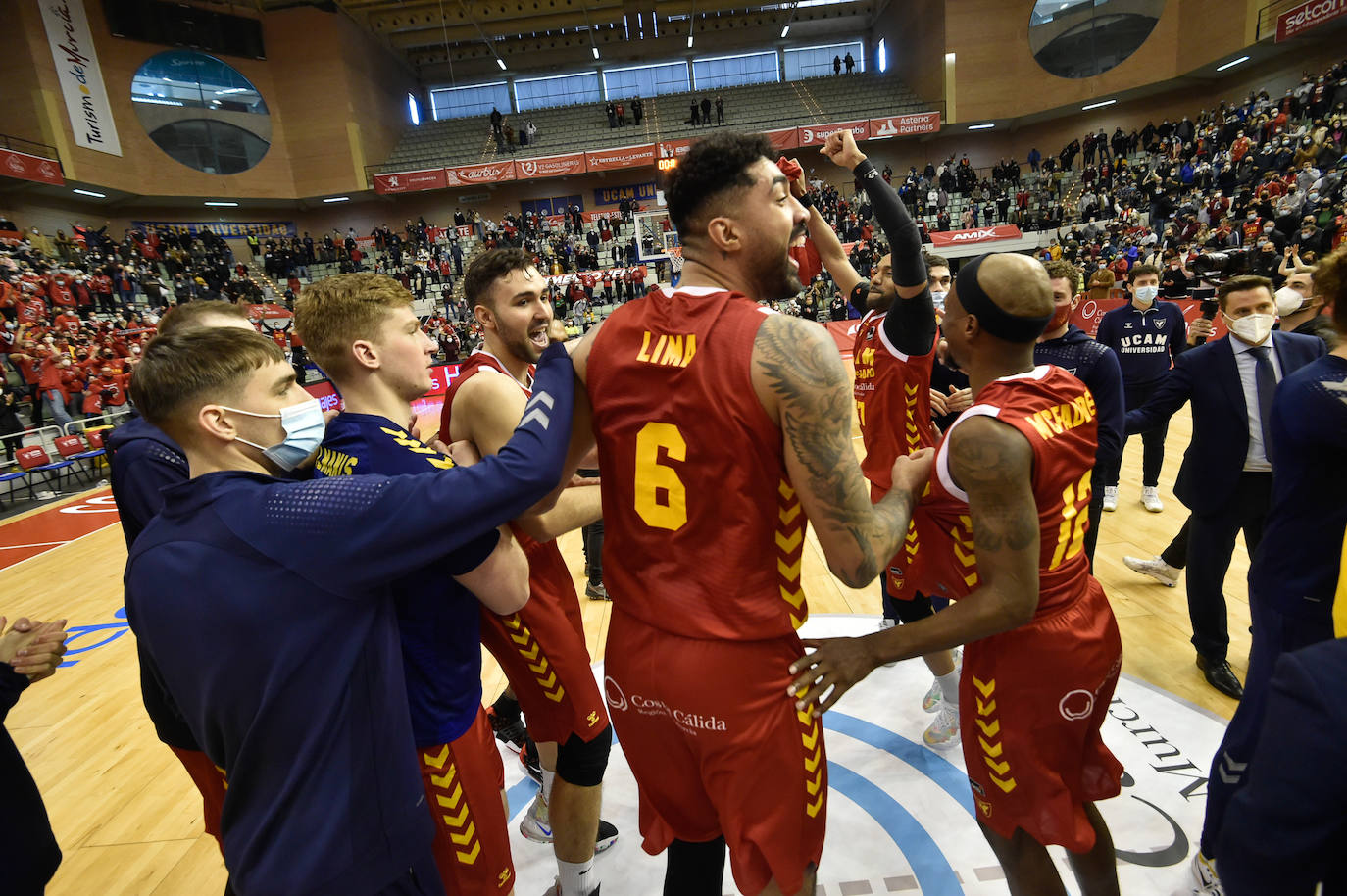 Fotos: El UCAM supera al Tenerife y se clasifica para la Copa del Rey