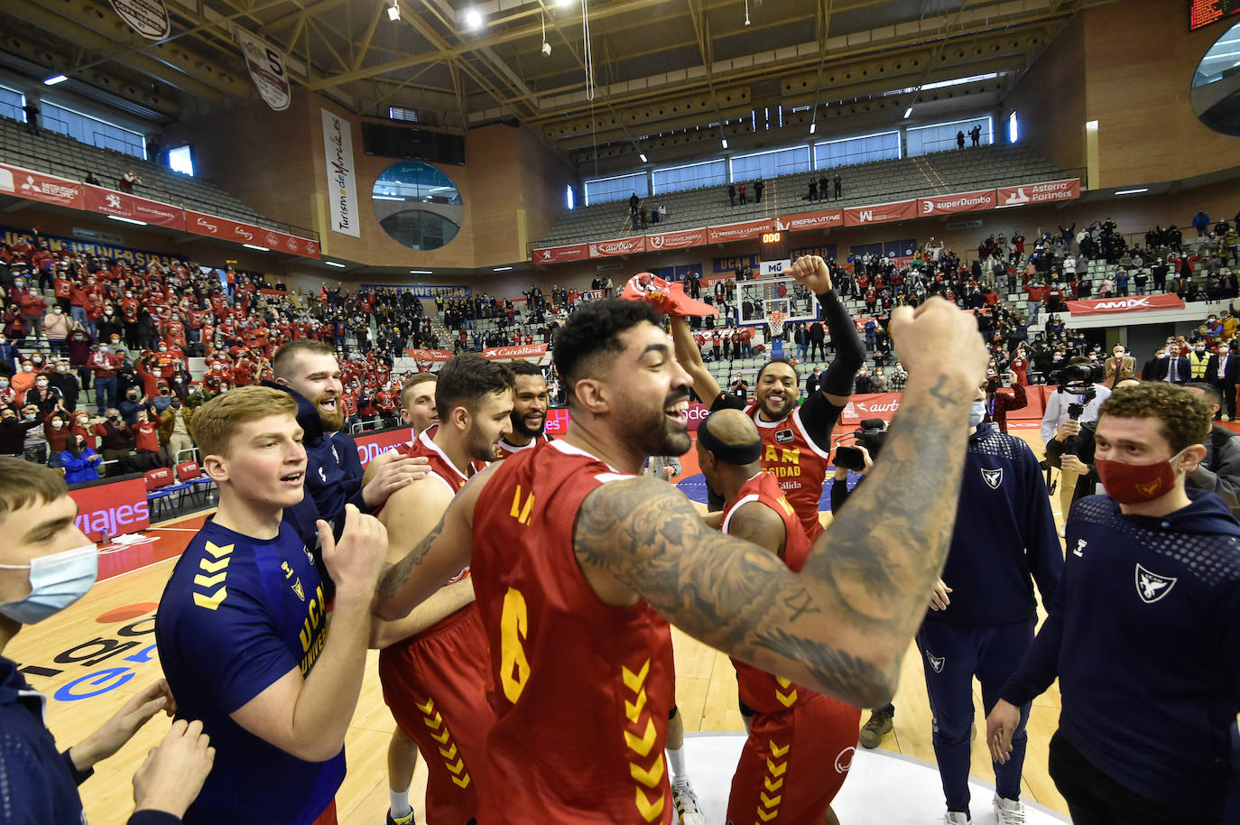 Fotos: El UCAM supera al Tenerife y se clasifica para la Copa del Rey