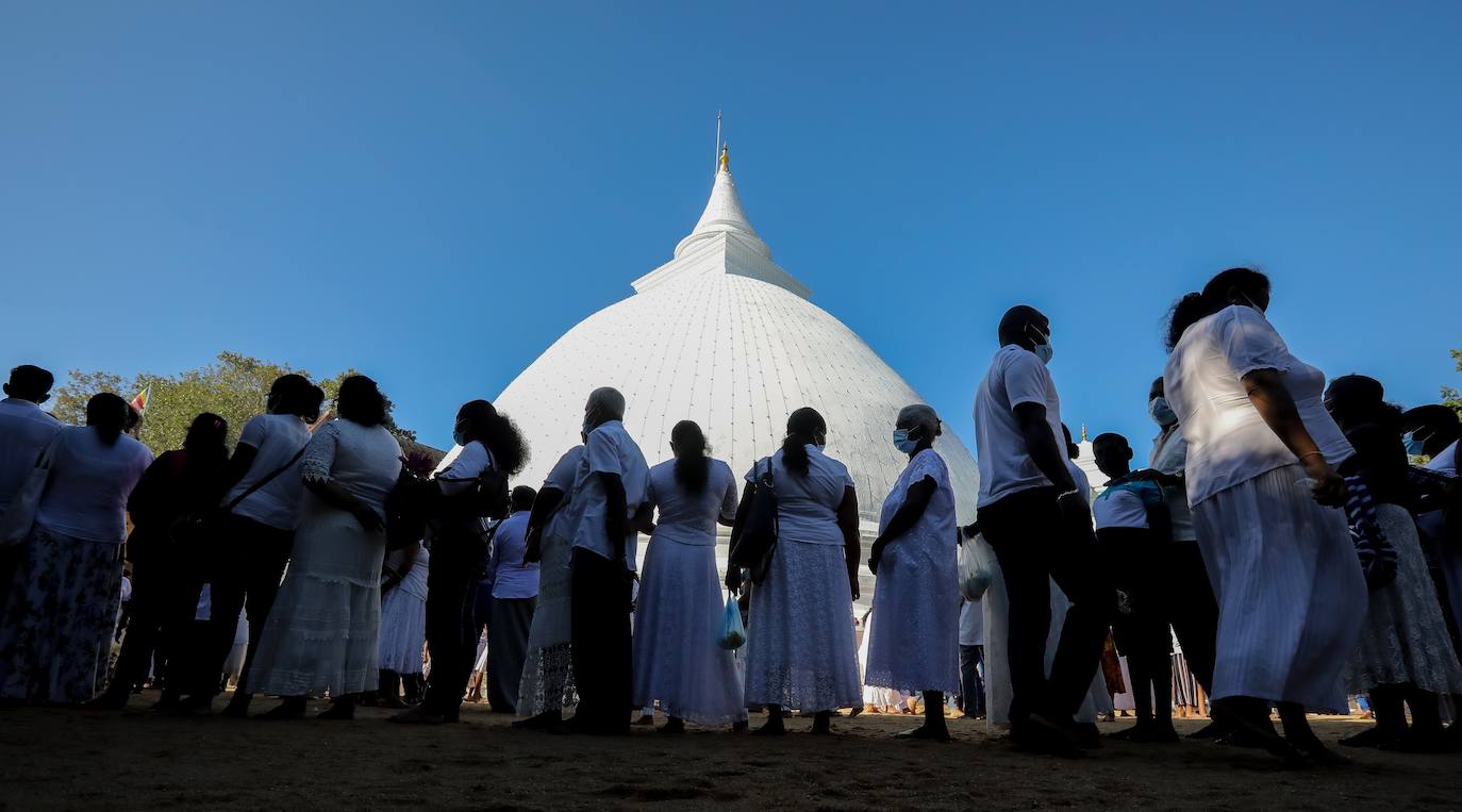 Fotos: Procesión religiosa en Sri Lanka