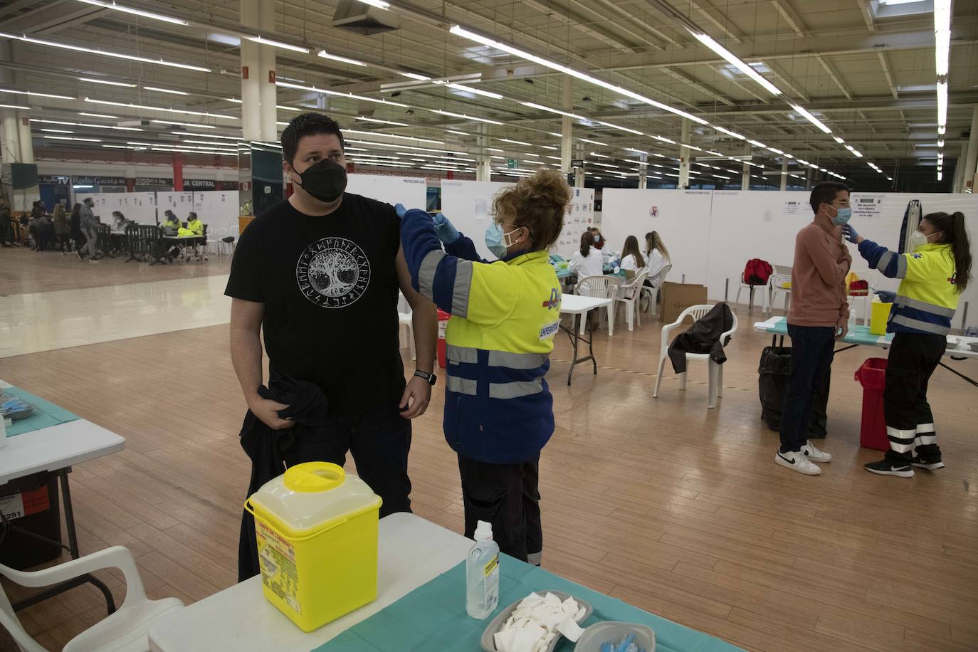 Fotos: Tercera dosis de la vacuna en Cartagena