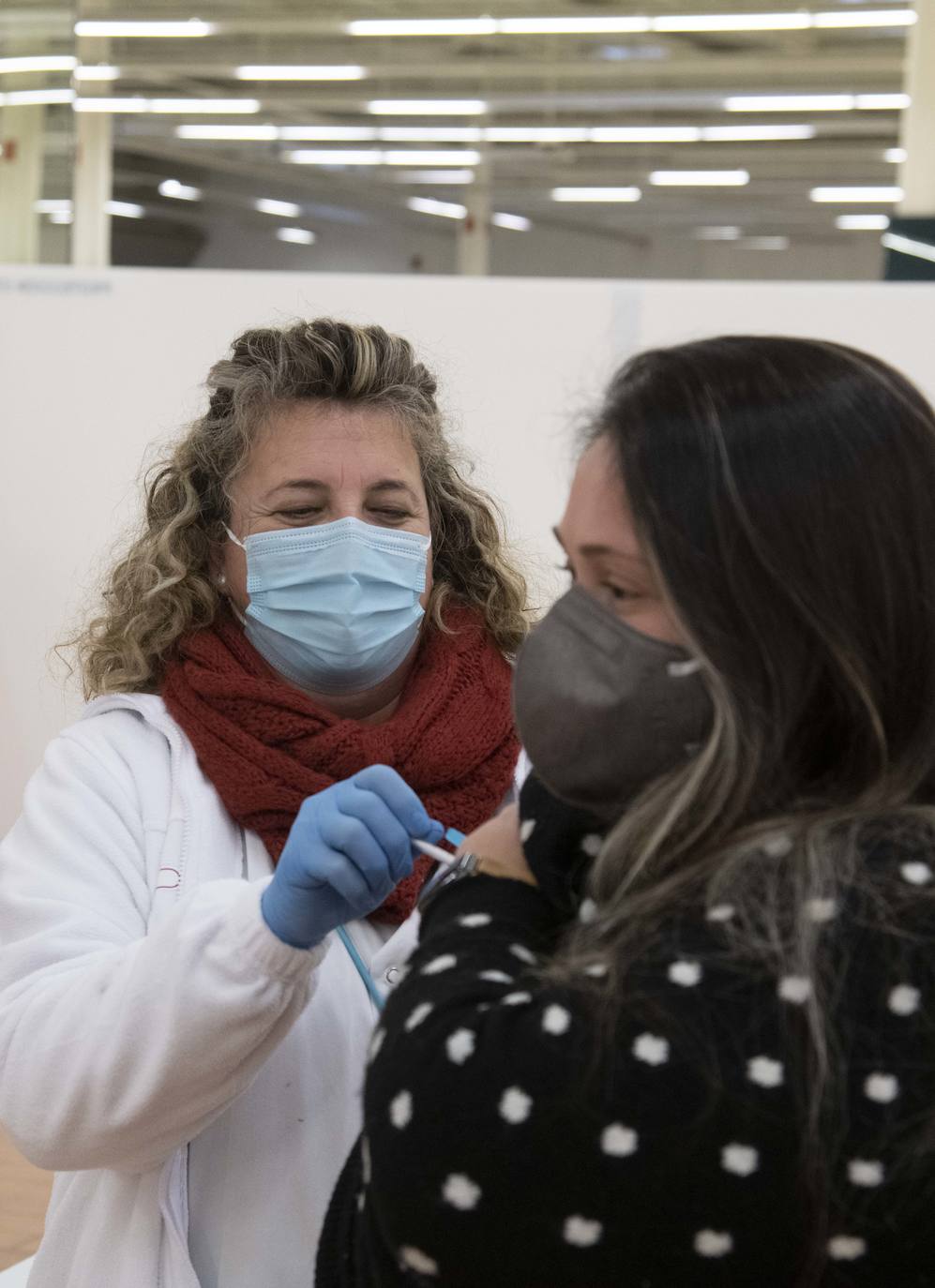 Fotos: Tercera dosis de la vacuna en Cartagena