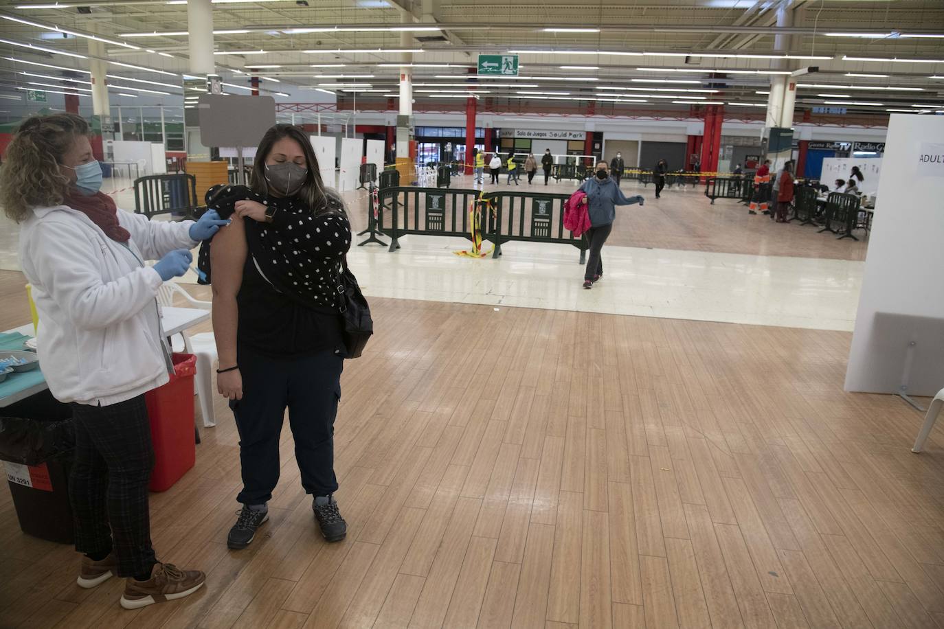 Fotos: Tercera dosis de la vacuna en Cartagena