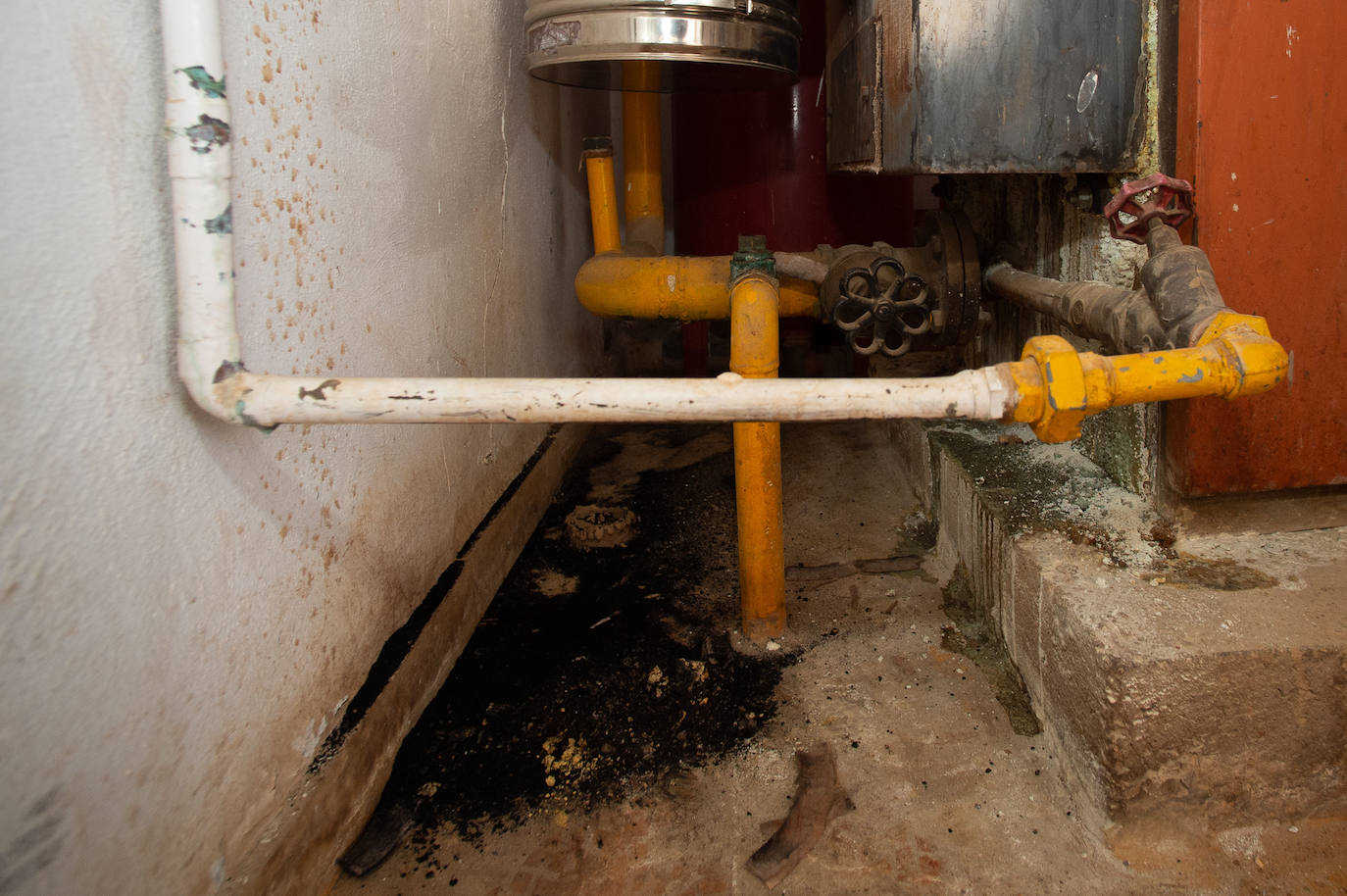 Fotos: Sin calefacción y con las ventanas abiertas en el colegio de Corvera
