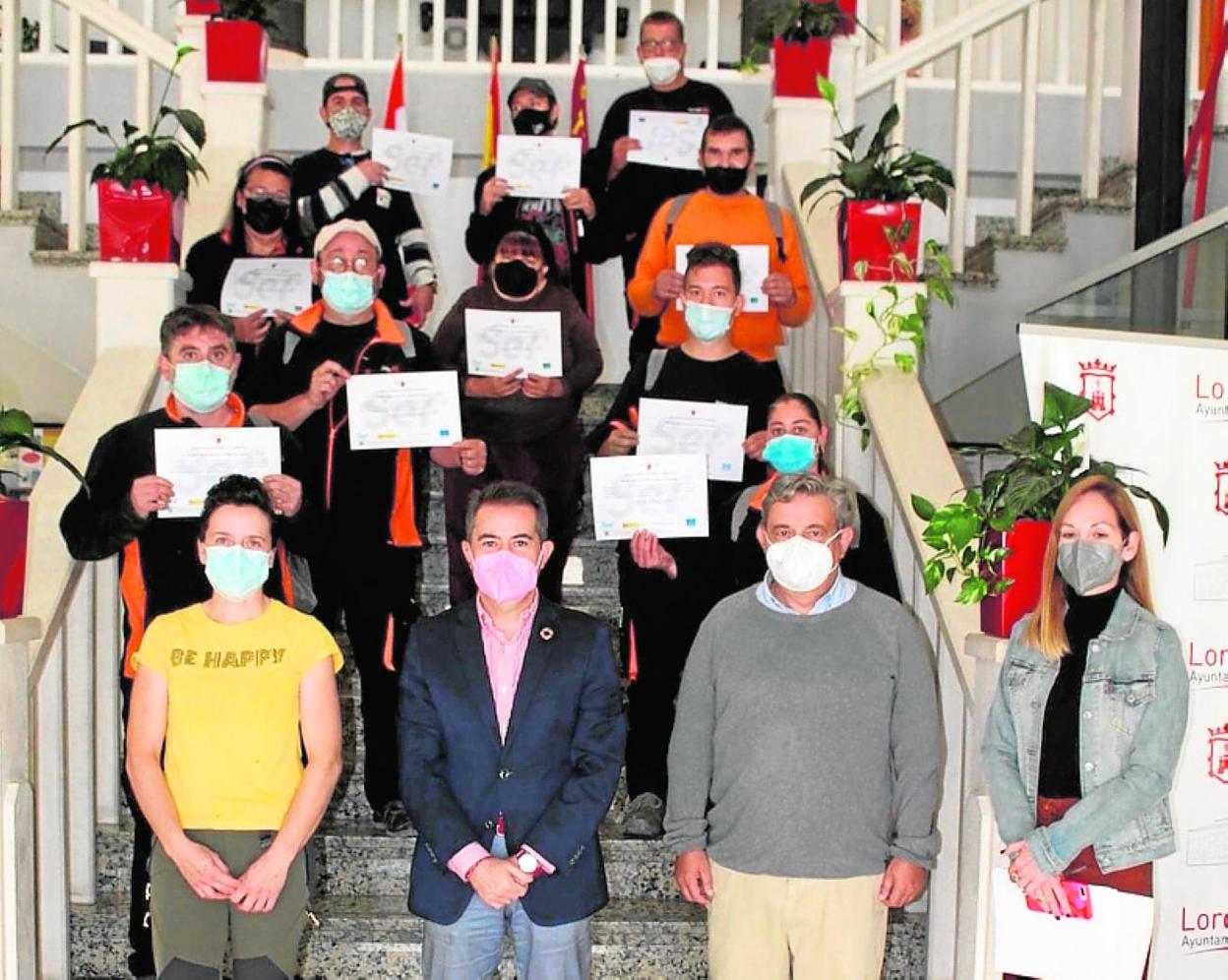 Entrega de diplomas en uno de los cursos formativos. 