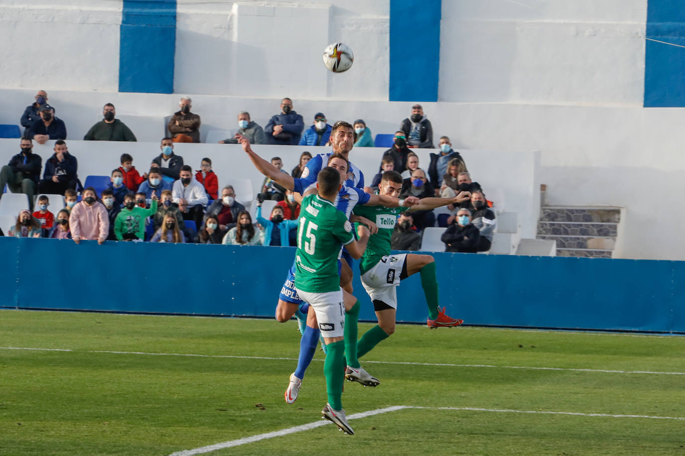 Fotos: El Águilas no detiene su caída