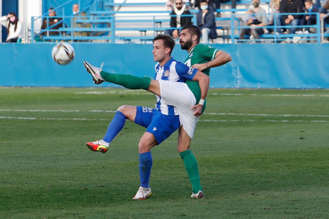 Fotos: El Águilas no detiene su caída