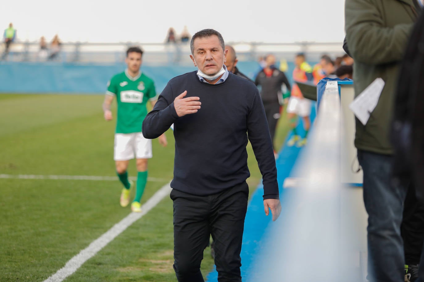 Fotos: El Águilas no detiene su caída