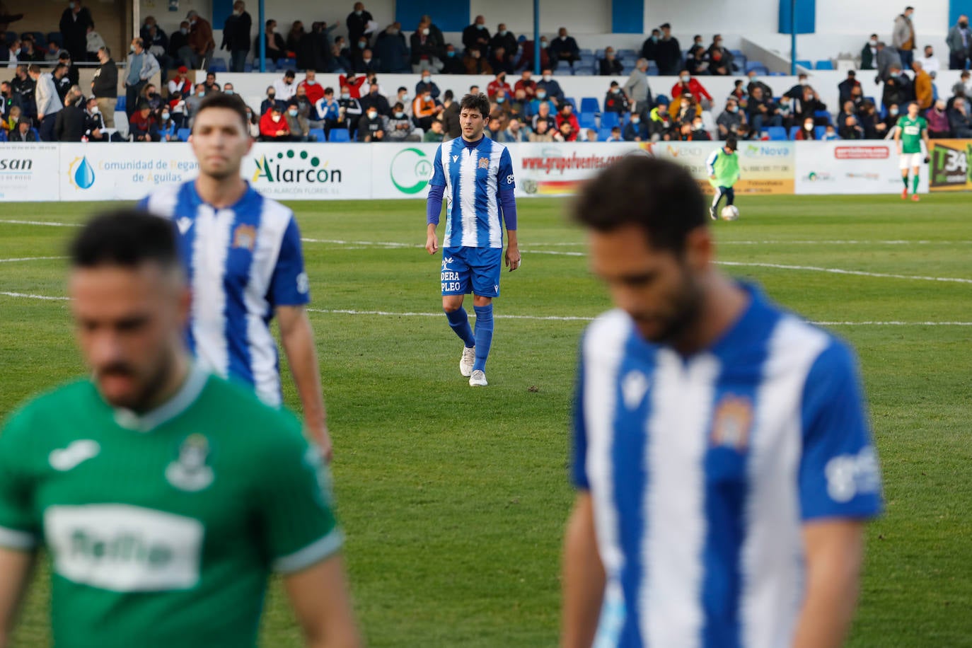 Fotos: El Águilas no detiene su caída