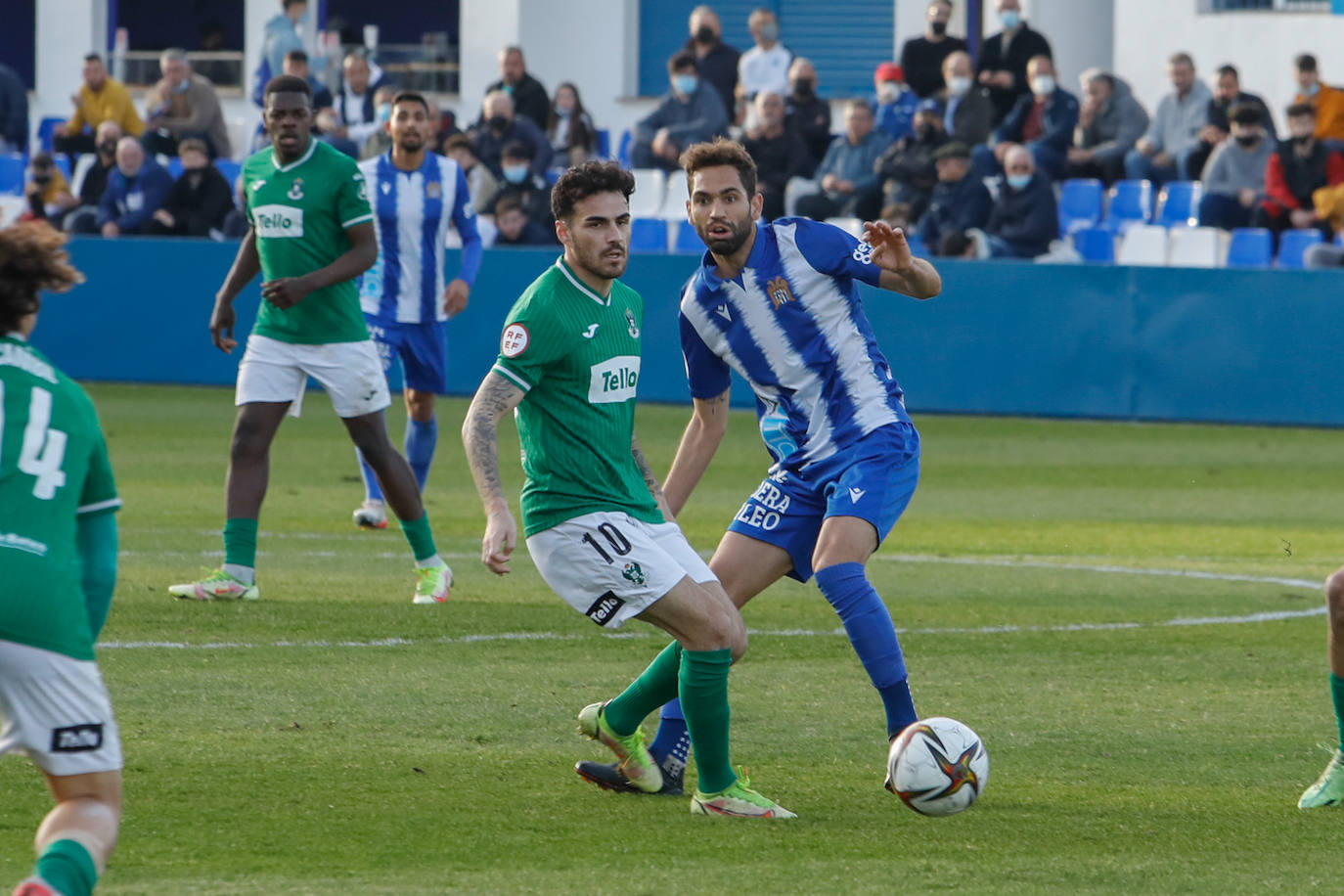 Fotos: El Águilas no detiene su caída