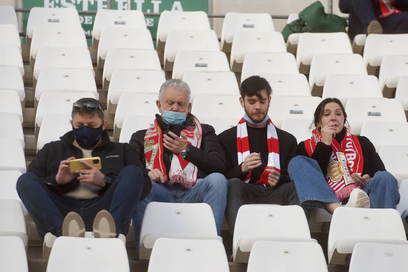 Fotos: El Enrique Roca, en la victoria del Real Murcia