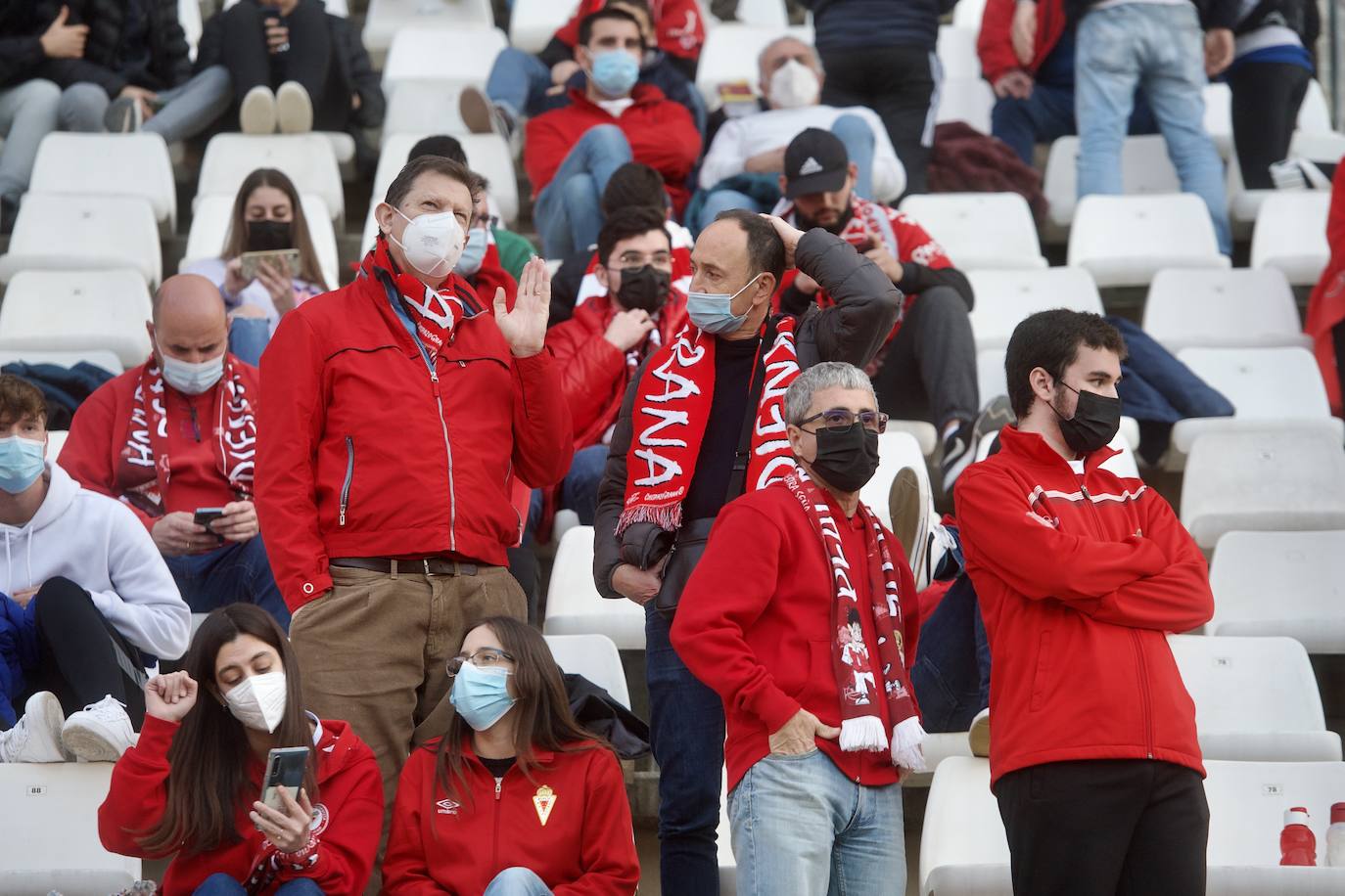 Fotos: El Enrique Roca, en la victoria del Real Murcia