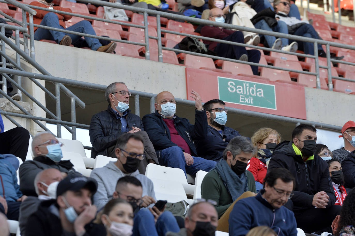 Fotos: El Enrique Roca, en la victoria del Real Murcia