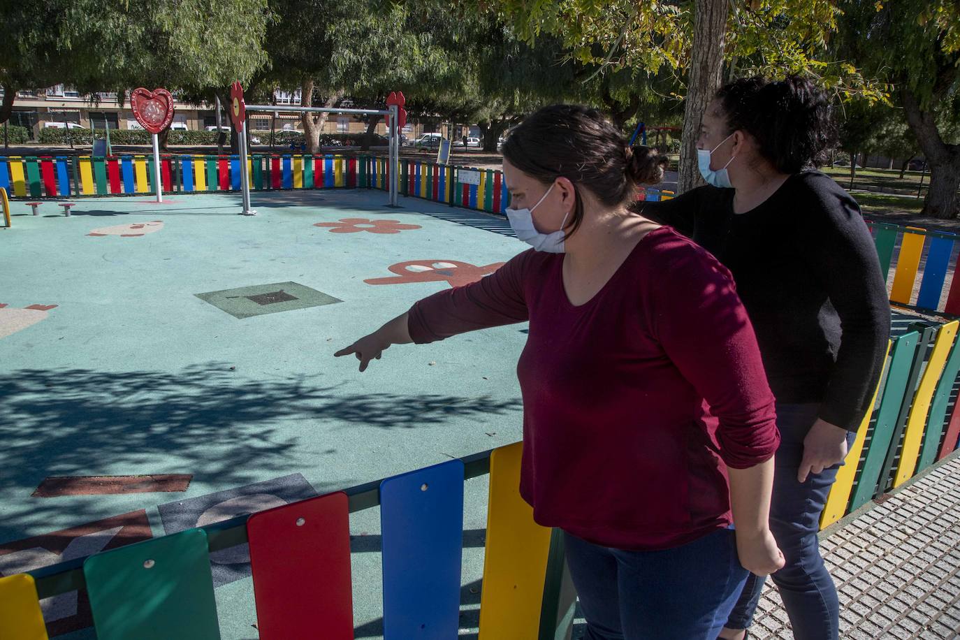 Fotos: Parques infantiles deteriorados en Cartagena