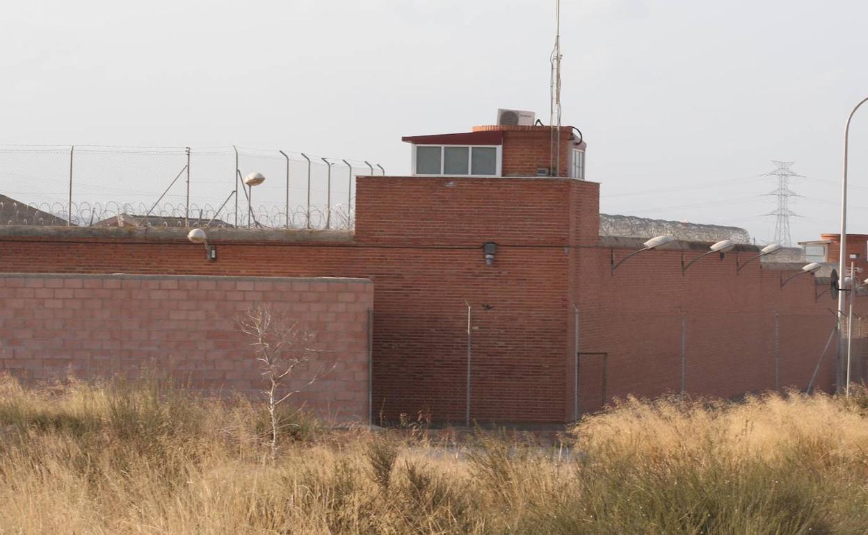 Muros de la prisión de Sangonera.