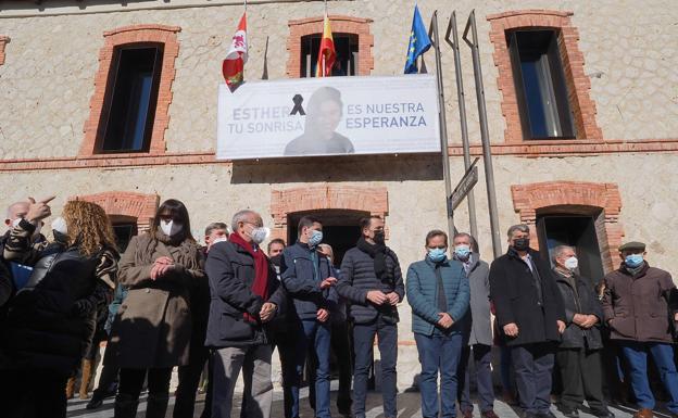 Concentración este domingo junto al Ayuntamiento de Traspinedo para guardar un minuto de silencio.