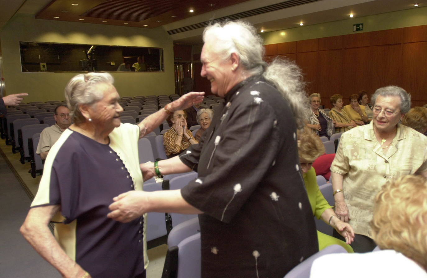 Homenaje a Pilar Barnés. 2004