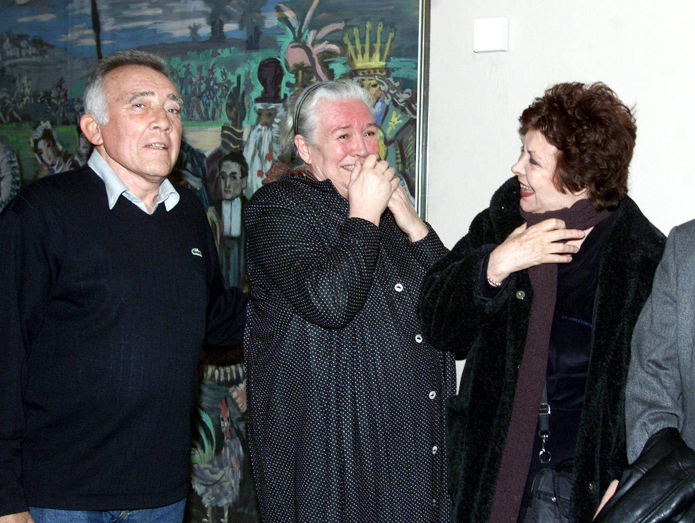 Junto a Maria Asquerino y Fernando Guillén momentos antes de participar en una mesa redonda sobre "El árbol de la máscara: la interpretación" en Murcia. 2000