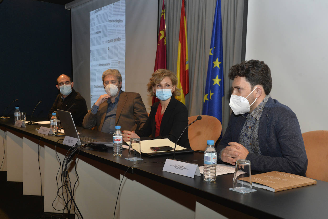 Fotos: Premio Víctor Beltrí a LA VERDAD por su apuesta por la divulgación de la arquitectura