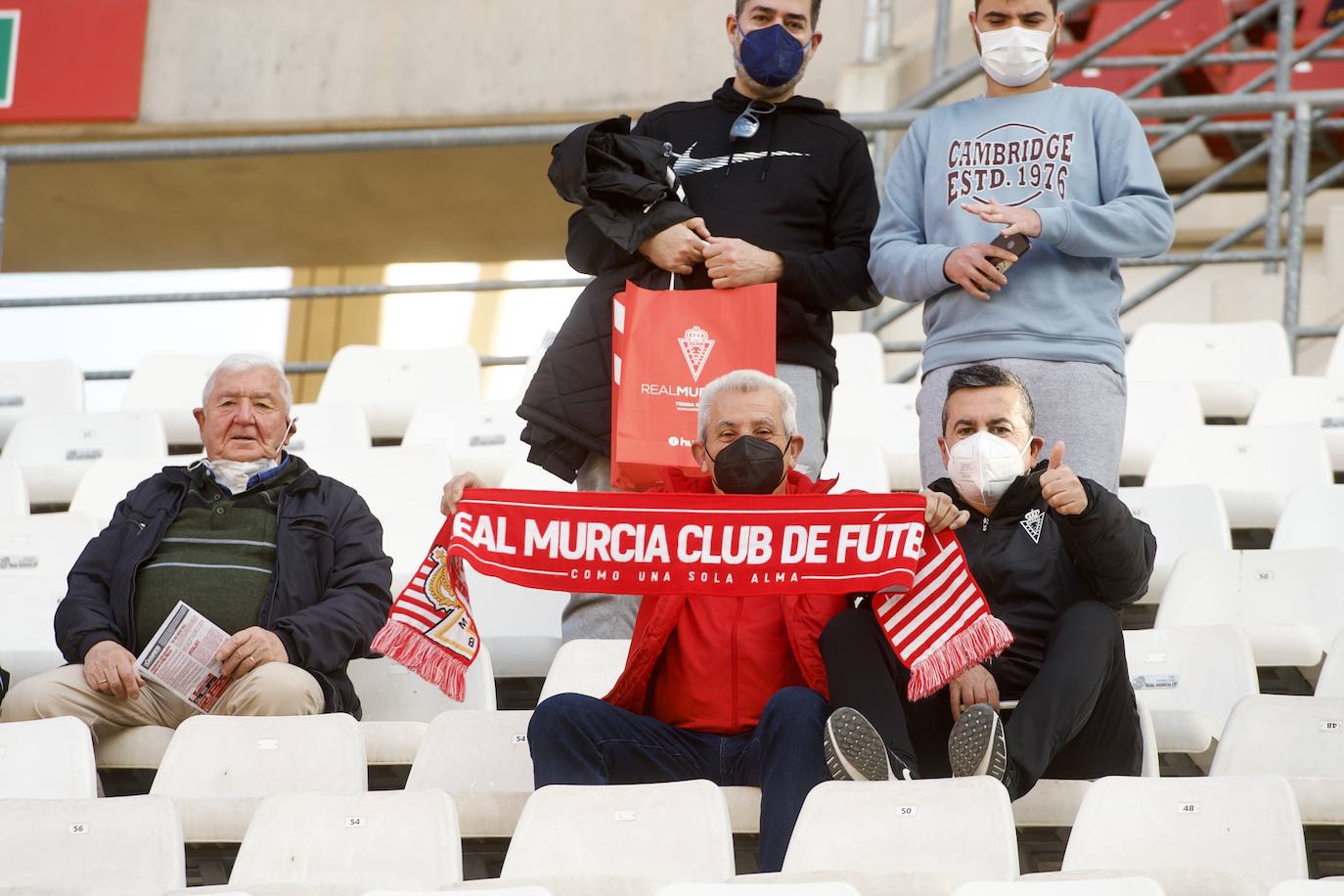 Fotos: Búscate en las gradas del Enrique Roca