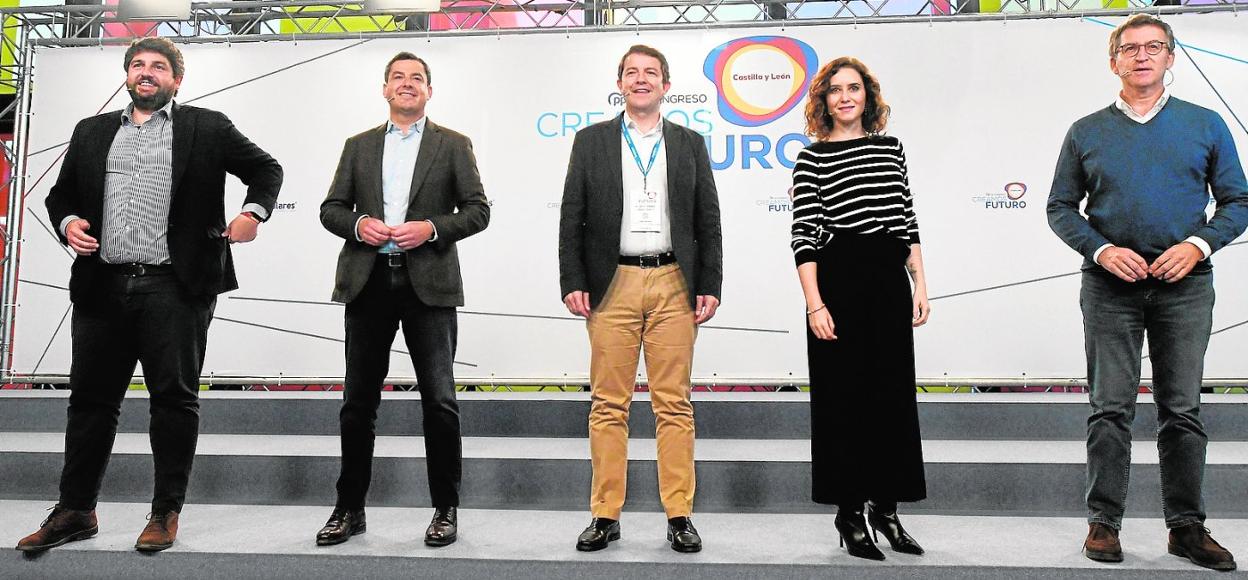 Los presidentes autonómicos del PP en el congreso regional de los populares de Castilla y León, celebrado el 15 de enero pasado. 