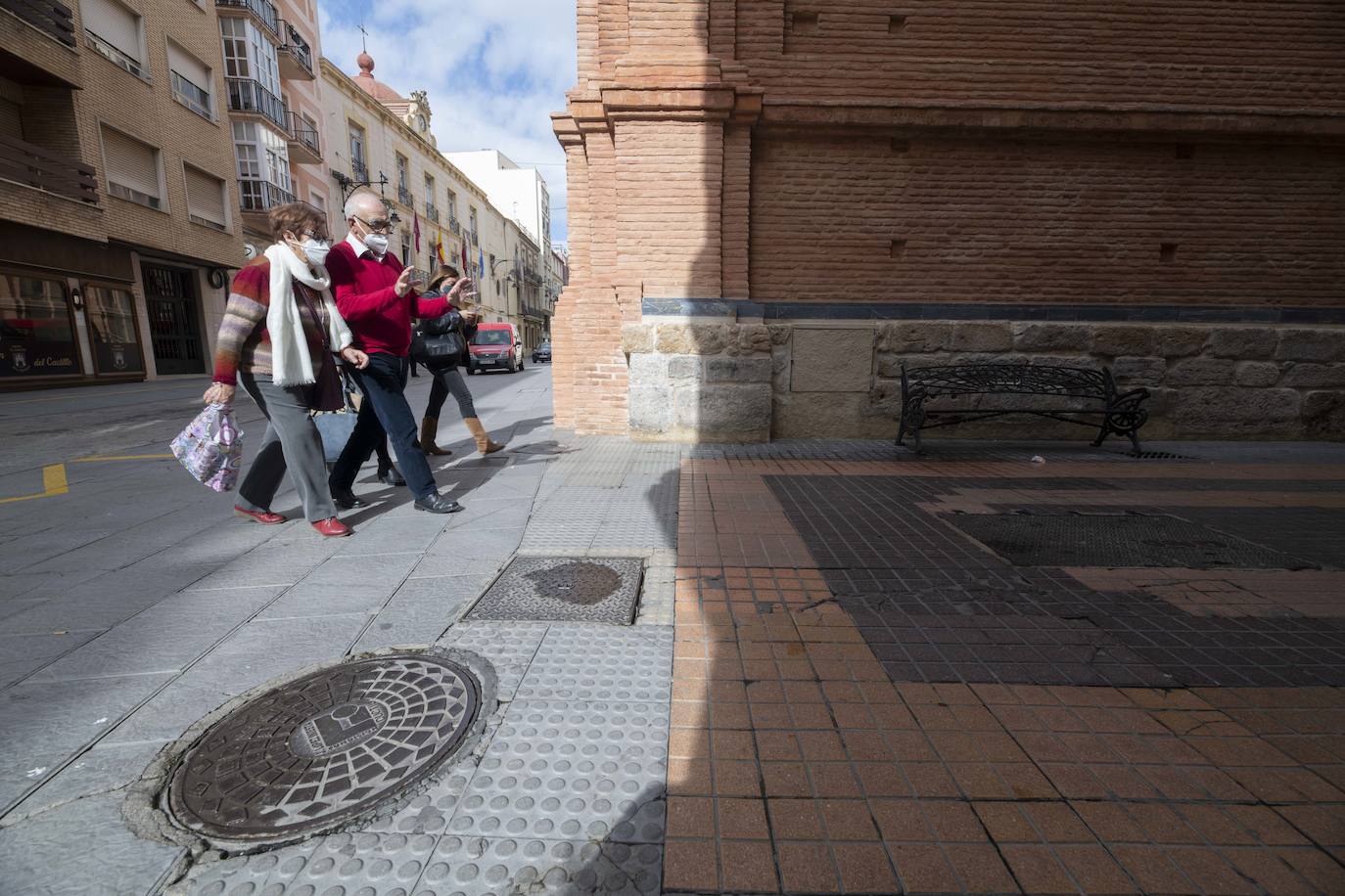 Fotos: Las calles de las procesiones acusan la falta de conservación del pavimento en Cartagena