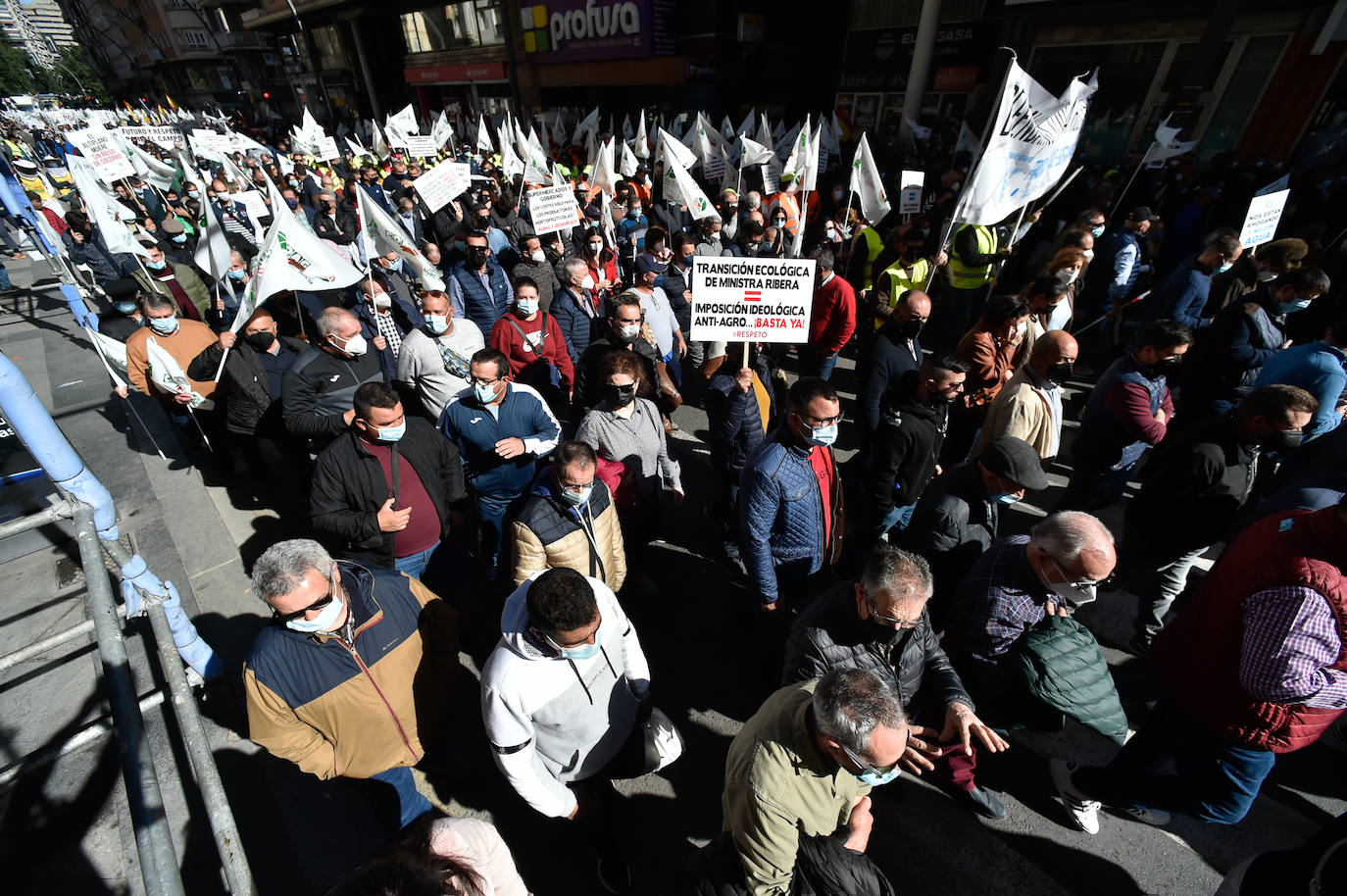 Fotos: Los agricultores salen a la calle en Murcia por la mejora del sector