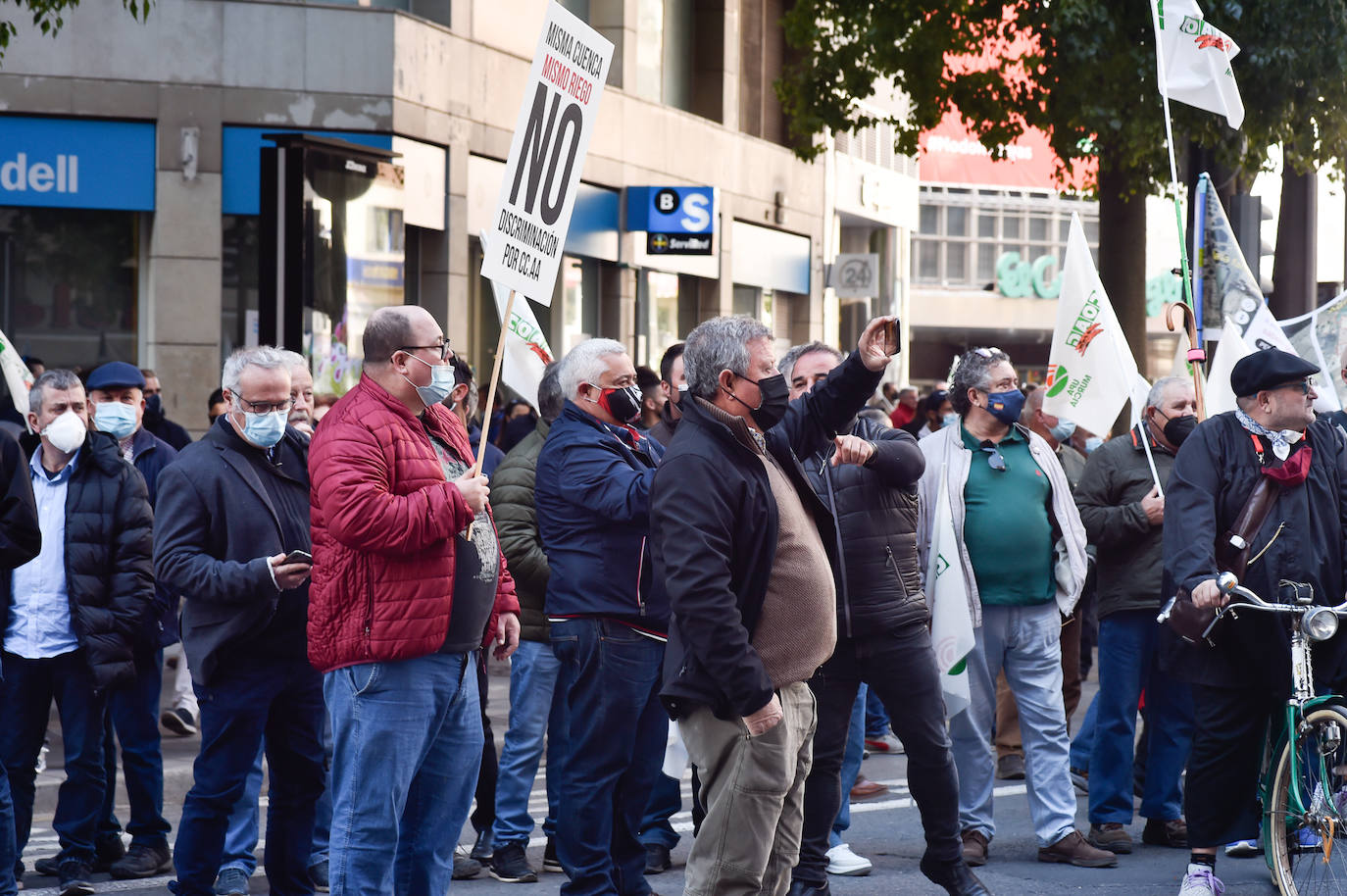 Fotos: Los agricultores salen a la calle en Murcia por la mejora del sector