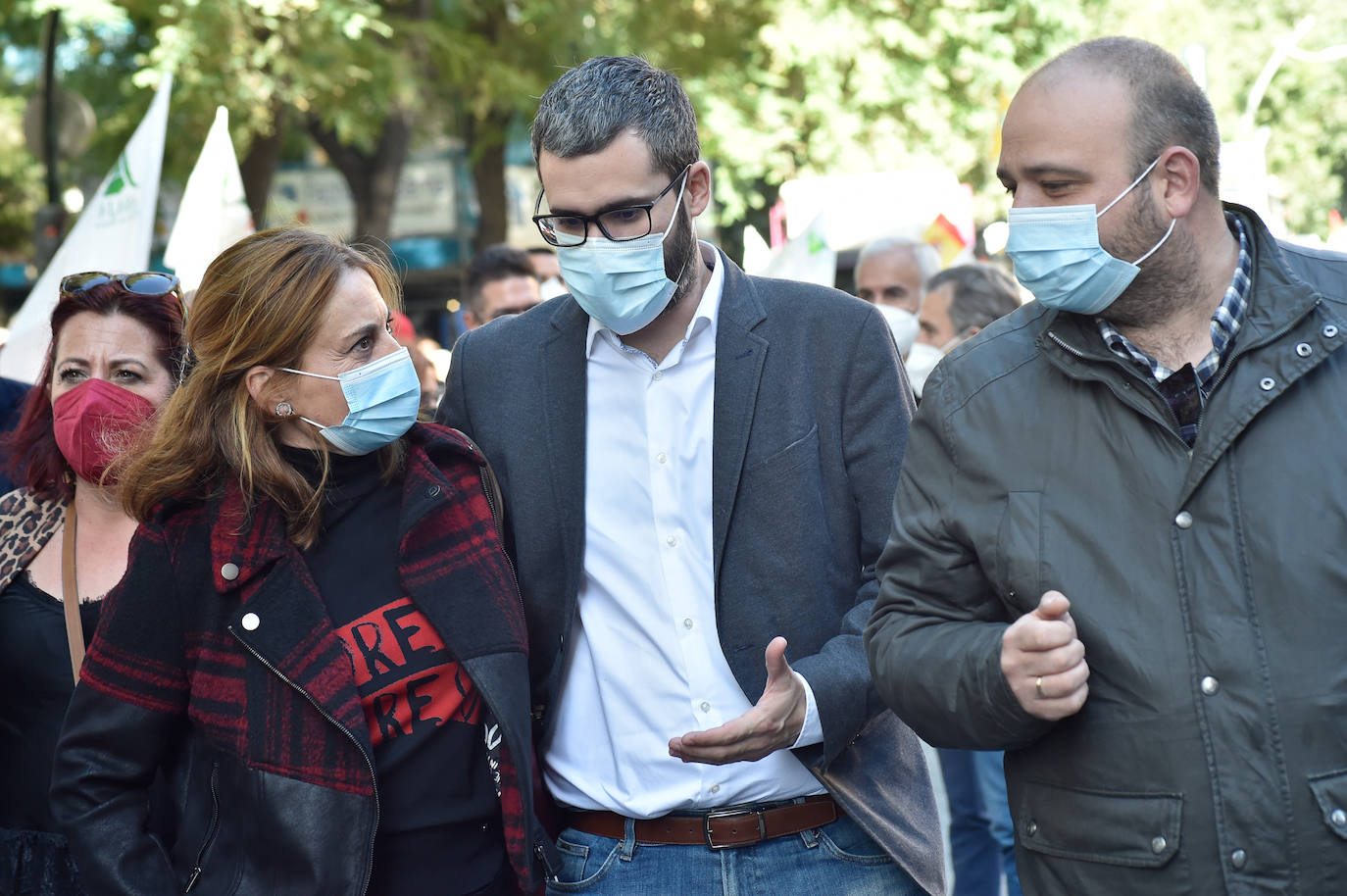 Fernando López Miras saluda a Lucas Jiménez, presidente del Scrats.
