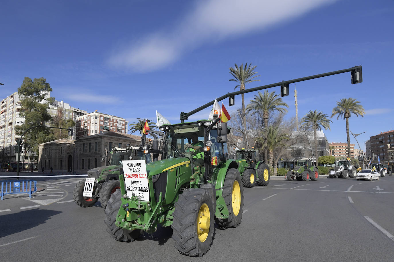 Fotos: Más de 500 tractores y camiones toman este miércoles Murcia en la manifestación del campo