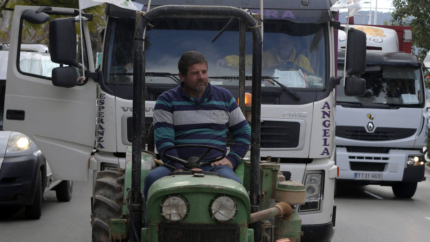 Fotos: Más de 500 tractores y camiones toman este miércoles Murcia en la manifestación del campo