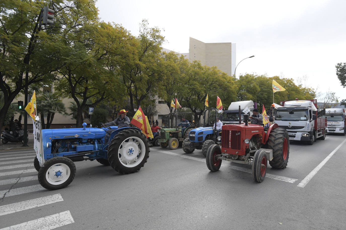 Fotos: Más de 500 tractores y camiones toman este miércoles Murcia en la manifestación del campo