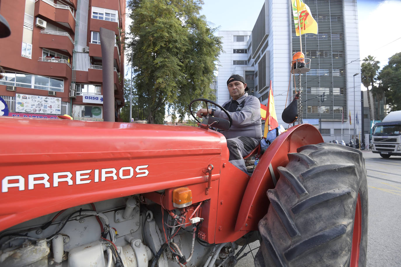 Fotos: Más de 500 tractores y camiones toman este miércoles Murcia en la manifestación del campo