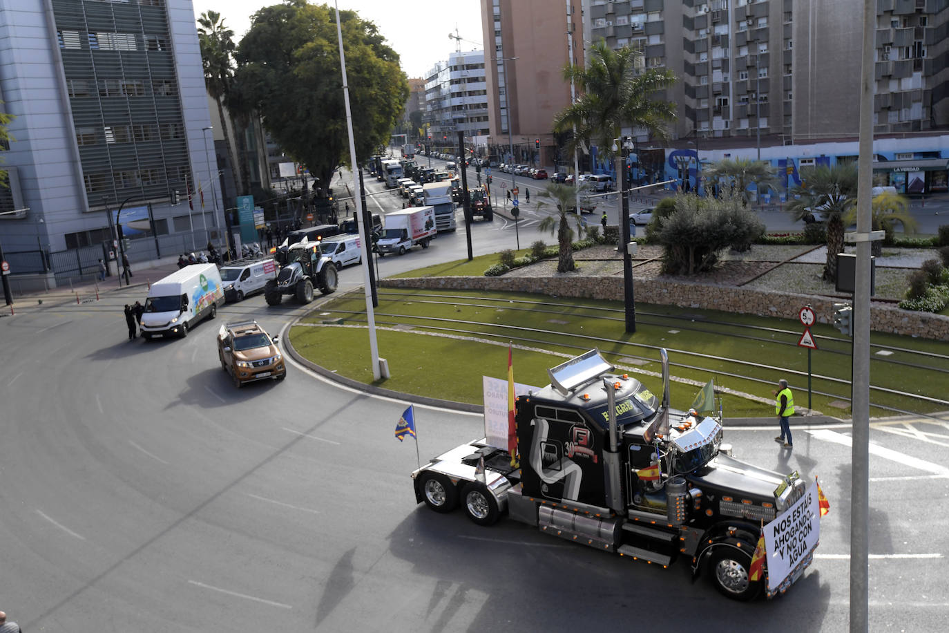 Fotos: Más de 500 tractores y camiones toman este miércoles Murcia en la manifestación del campo