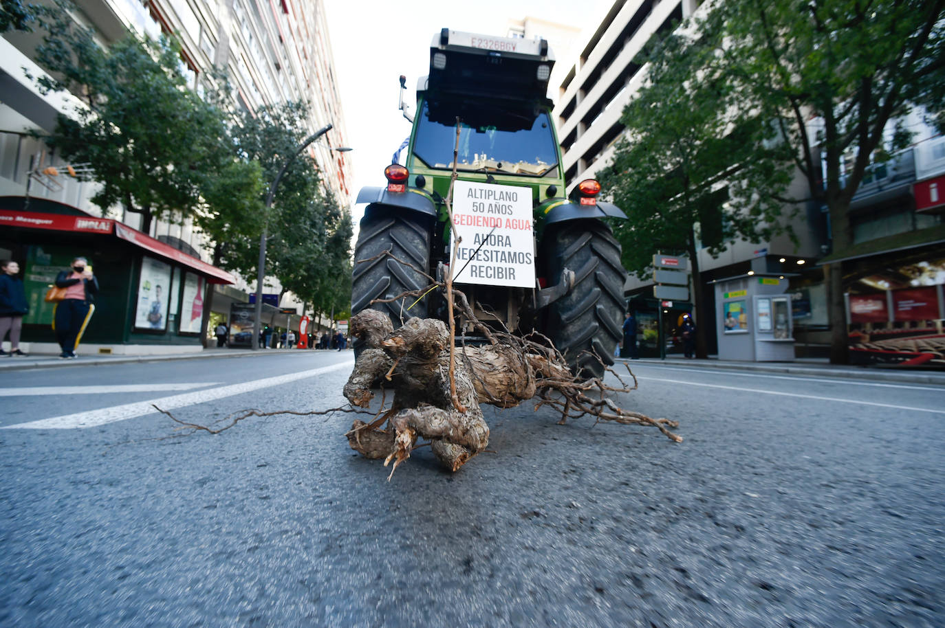 Fotos: Más de 500 tractores y camiones toman este miércoles Murcia en la manifestación del campo
