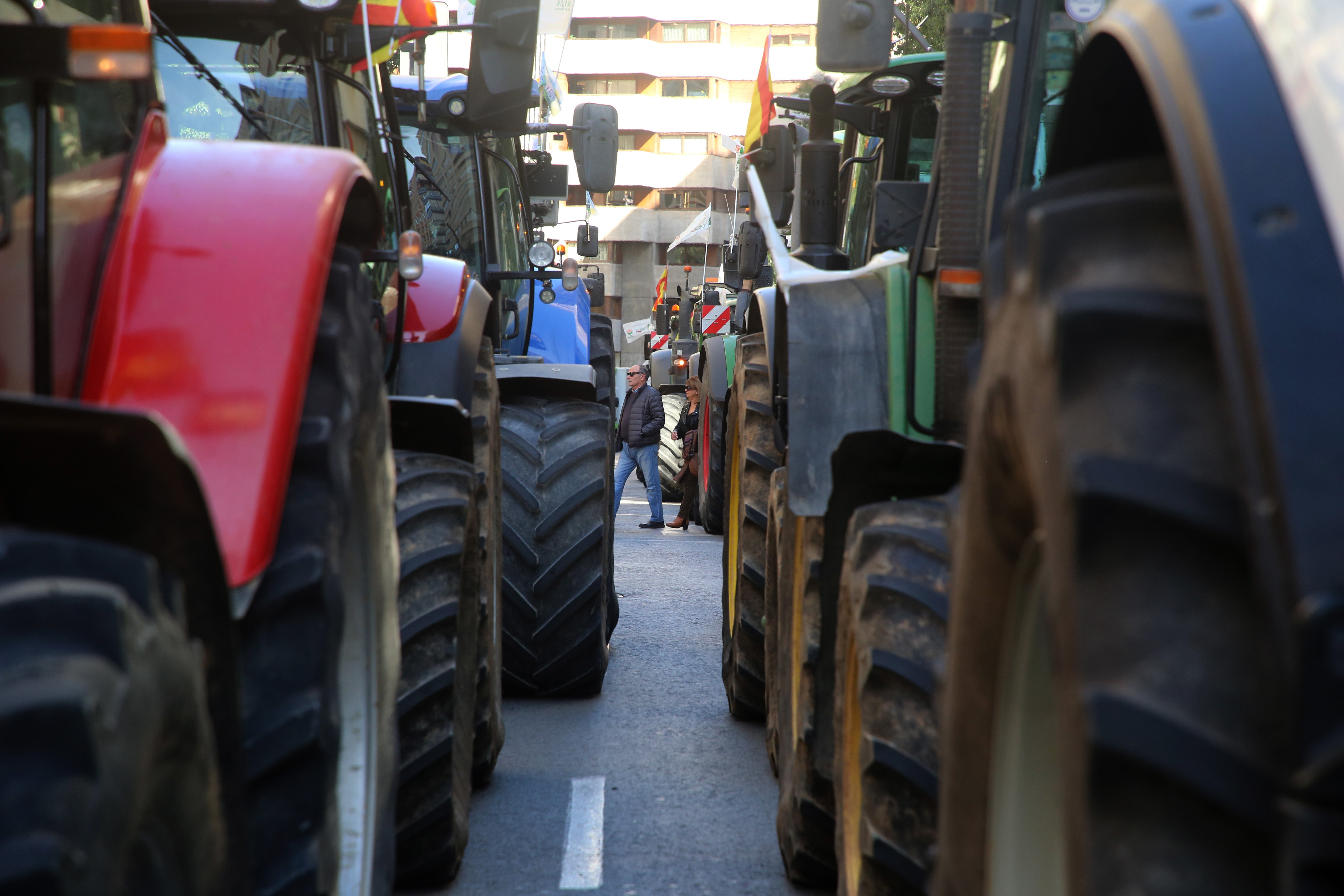 Fotos: Más de 500 tractores y camiones toman este miércoles Murcia en la manifestación del campo
